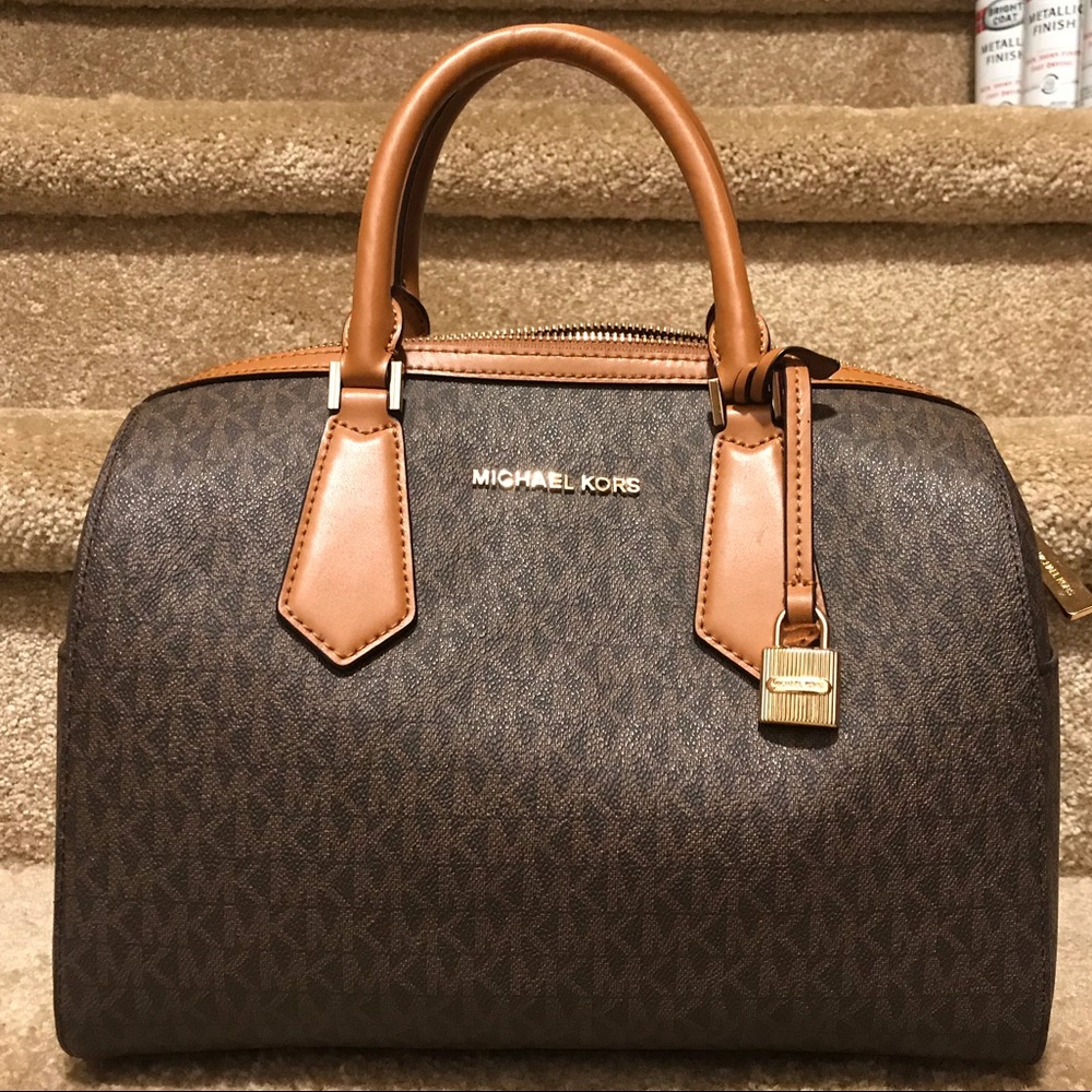 Authentic Michael Kors purse!